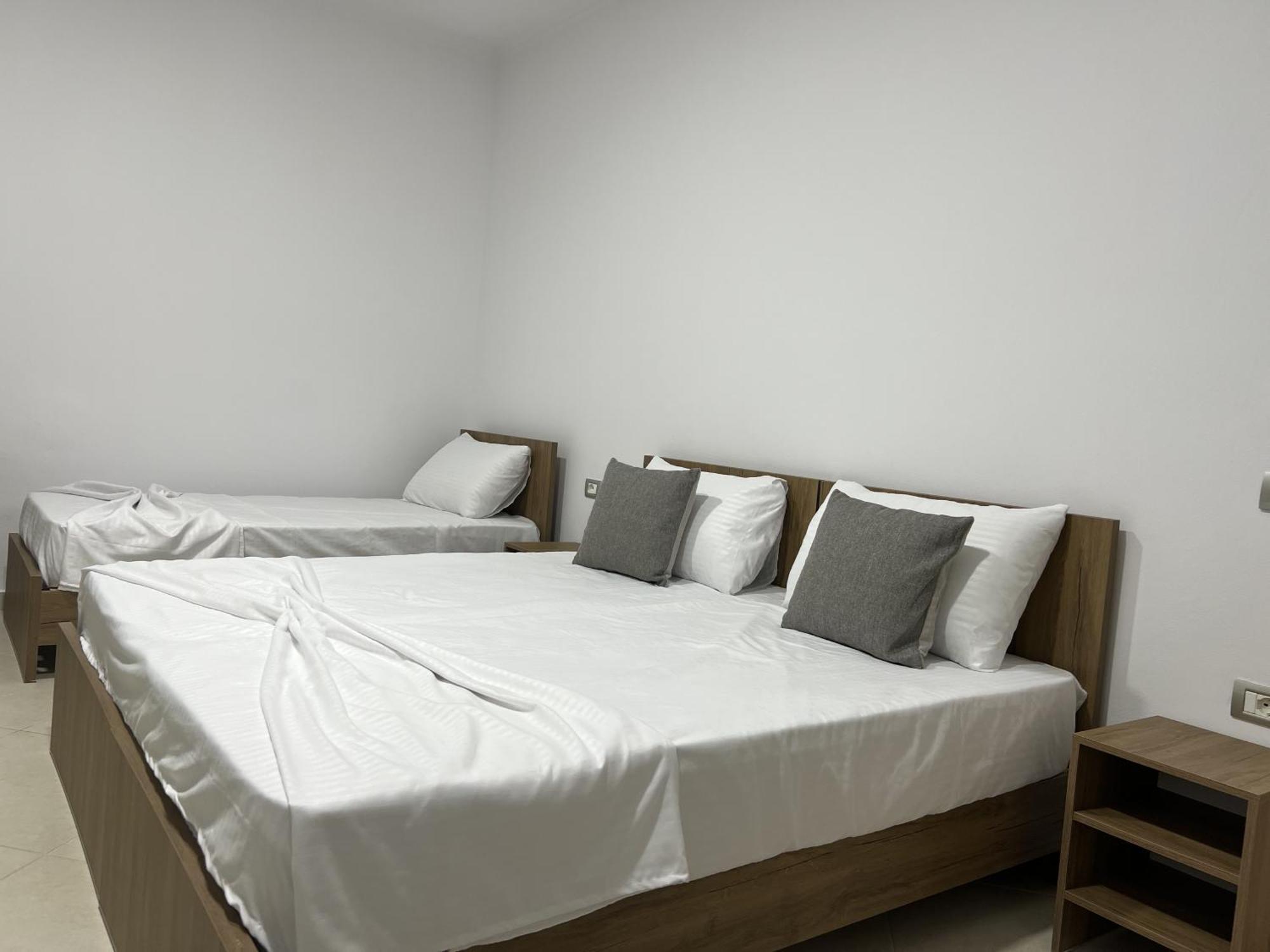 Guesthouse Osumi Μπεράτ Εξωτερικό φωτογραφία
